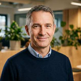 James Mitchell, Directeur général de Clair Rendéline
